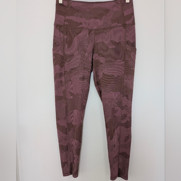 The North Face Women's Luxe Motivation Pocket 7/8 Legging Maroon Camo Large EUC - Picture 3 of 12